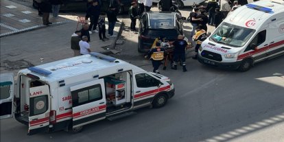 Mardin’de motosiklet otomobile çarptı: 3 yaralı