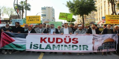 Tarsus’ta Filistin için yürüyüş ve basın açıklamasına yoğun katılım