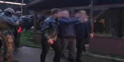 Müebbet hapis cezasıyla aranan firari hükümlü at çiftliğinde yakalandı