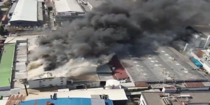 Ümraniye’de 4 katlı iş yerinde yangın