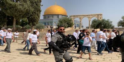 Mescid-i Aksa'ya provokatif baskın