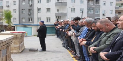 Mardin'de okulda hayatını kaybedenler için gıyabi cenaze namazı kılındı