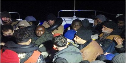 Bodrum açıklarında facianın eşiğinden dönüldü: 30 göçmen kurtarıldı