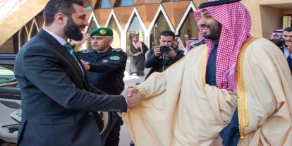 Suriye Devlet Başkanı eş-Şara, Suudi Arabistan Veliaht Prensi Selman ile görüştü