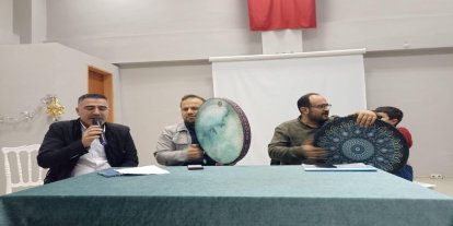 Engelli bireyler ilahi dinletisinde gözyaşlarına hakim olamadı