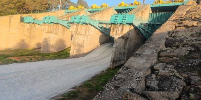 Göksu Barajı'nda kontrollü su tahliyesi başlatıldı