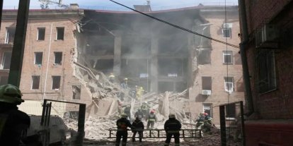 Rusya'dan 20 saatlik saldırı: Ukrayna'da onlarca kişi öldü ve yaralandı