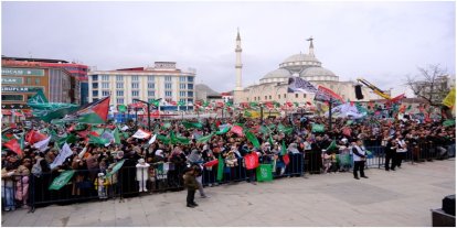 Van’da Mevlid-i Nebi coşkusu fotoğraf karelerine yansıdı