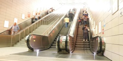 Mardin’de yürüyen merdiven kazası: Çocuğun parmağı koptu