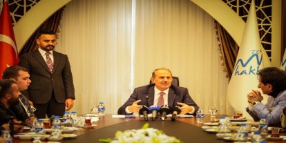 Hakkari-Van kara yolunda heyelan sonrası çalışmalar sürüyor