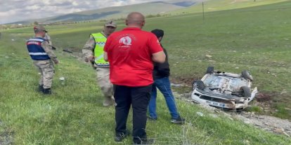 Elazığ'da otomobil takla attı: 2 yaralı
