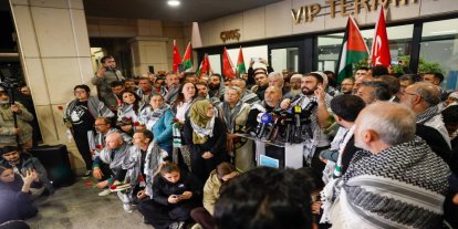 İşgalciler tarafından alıkonulan Global Sumud Filosu katılımcıları İstanbul'a döndü