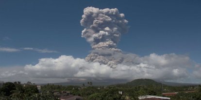 Filipinler’de Mayon Yanardağı patladı: Binlerce kişi tahliye edildi