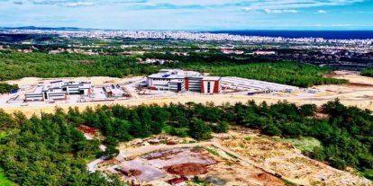 Mersin’de 16 sağlık tesisinin yapımı sürüyor