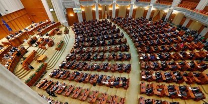Romanya’da Bolojan hükümeti düştü