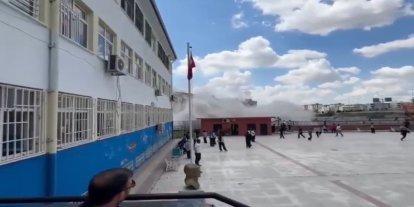 Şanlıurfa'da okul yanında yapılan yıkım paniğe neden oldu
