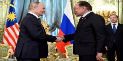 Putin, Malezya Kralı ile Kremlin’de görüştü