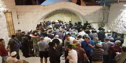 Binlerce Yahudi "Makam-ı Yusuf"a baskın düzenledi