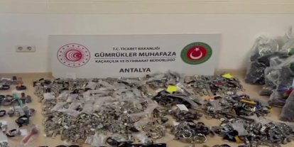 Antalya’da kaçak ürün operasyonu: 11 milyon liralık ürün ele geçirildi