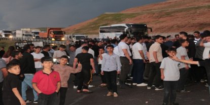 Cizre’de peş peşe kazaların ardından mahalle sakinleri kara yolunu ulaşıma kapattı