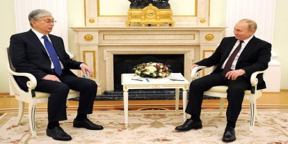 Putin, Kazakistan Cumhurbaşkanı Tokayev ile görüştü