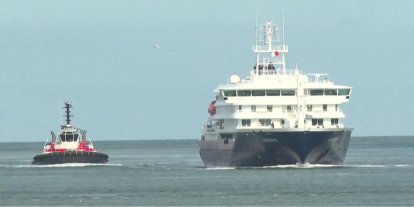 Hantavirüs salgınından etkilenen yolcu gemisi son durağı olan Rotterdam'a ulaştı