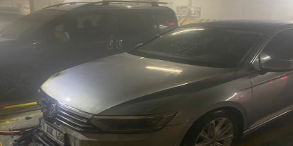 Batman'da AVM otoparkında araç yangını paniği