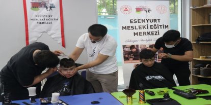 Mesleki eğitim öğrencilerinden özel gereksinimli çocuklara bayram tıraşı