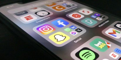 Malezya, çevrim içi platformlara yeni çocuk güvenliği kuralları getiriyor