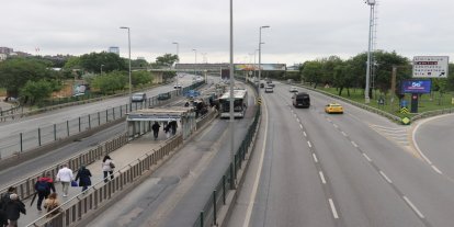 Sabahı beklemediler: Bayram nedeniyle yola çıkanların ardından yollar boşaldı