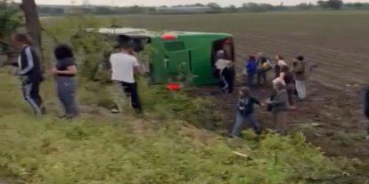 Çanakkale'de yolcu otobüsü devrildi: Çok sayıda yaralı var
