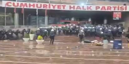 Polis CHP Genel Merkezi’ne girdi