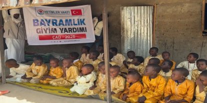 Yetimler Vakfı'ndan Çad'daki yetim çocuklara bayramlık kıyafet desteği