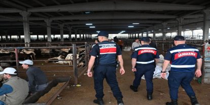 Gaziantep'te kurban satış yerlerinde drone destekli güvenlik önlemi