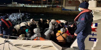 Çanakkale açıklarında 31 düzensiz göçmen yakalandı