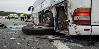 Çin'de trafik kazası: 13 ölü, 3 yaralı