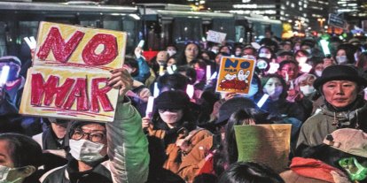 Japonya'da hükümet karşıtı protesto