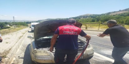 Adıyaman'da seyir halindeki otomobil alev aldı