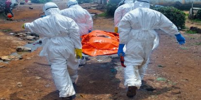 Ebola salgınında yüzlerce şüpheli vaka revize edilerek ölüm sebeplerinin başka olduğu belirtildi