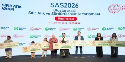 Sıfır Atık Yarışması'nda dereceye giren öğrenci ve öğretmenlere ödülleri verildi