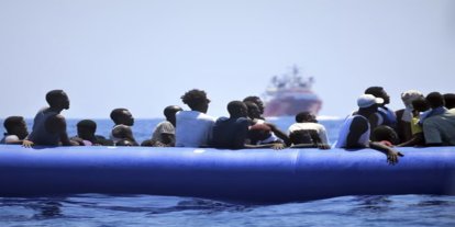Malta açıklarında batmak üzere olan bottan 48 düzensiz göçmen kurtarıldı