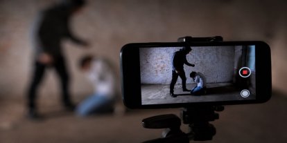 Polonya'dan internet yayınlarına sert düzenleme: Suç yayınlayanlara 5 yıl hapis