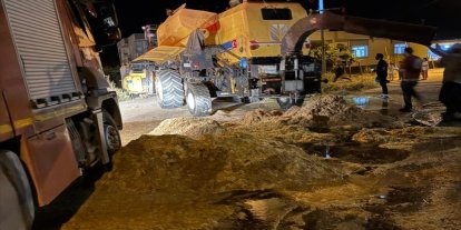 Mardin’de biçerdöverden çıkan kıvılcımların yol açtığı yangında 4 ton saman zarar gördü