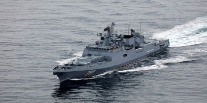 İngiltere'nin tacizlerine karşı Rus fırkateyninden uyarı ateşi