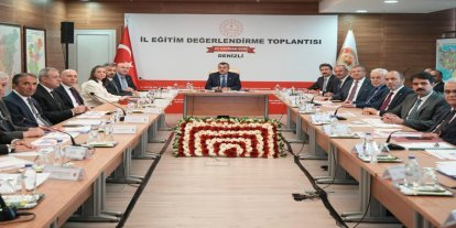 Bakan Tekin Denizli’de eğitim değerlendirme toplantısına katıldı