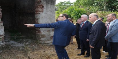 Vali Gül, Osmanlı Köyü kazı alanında incelemelerde bulundu