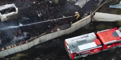 Bornova’daki Yediemin Otoparkı'nda çıkan yangında 62 araç zarar gördü