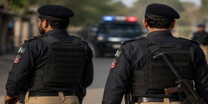 Pakistan'da polis devriyesine silahlı saldırı: 2 polis öldü