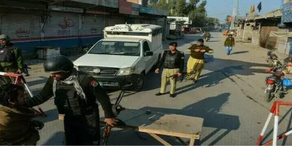 Pakistan'a polis merkezine saldırı: 9 ölü