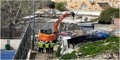İşgal rejimi Filistinlilerin evlerini yıkıyor